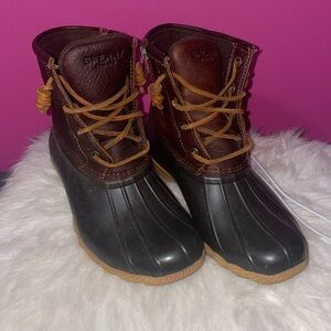 Sperry duck boots size 5.5